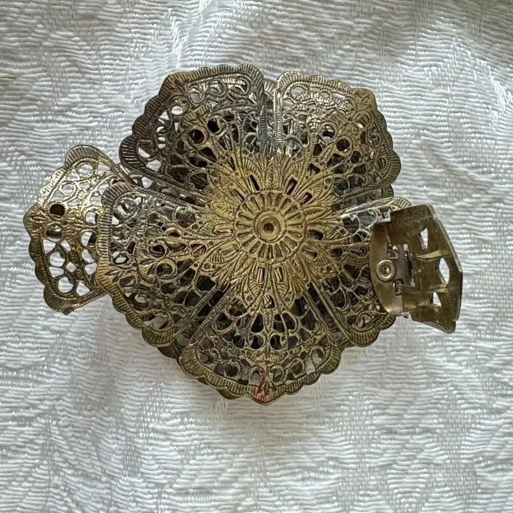 Vintage New England Glassworks Large 2.75” Fur Scarf Clip Deco Filigree 1920’s